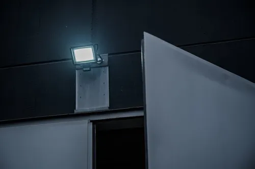 Brennenstuhl LED-Außenstrahler Jaro 7060 P (12 von 12)