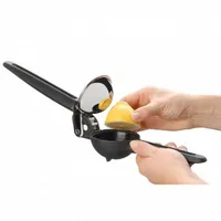 WMF Top Tools Zitronenpresse 8 cm (3 von 4)