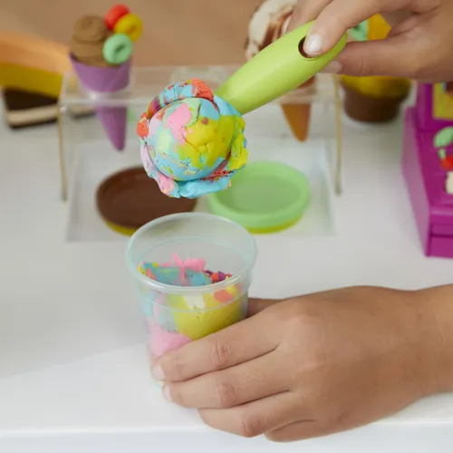 Play-Doh Kitchen Creations Großer Eiswagen (26 von 30)