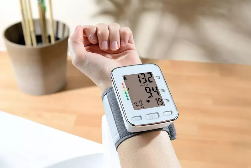 newgen medicals Blutdruckmesser: Med. Handgelenk-Blutdruckmessgerät mit XL-Display (5 von 6)