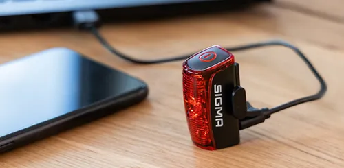 Sigma Infinity Akku-Rücklicht mit K~ schwarz (6 von 6)