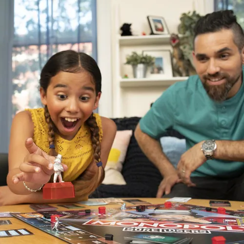 E9972 Monopoly Brettspiel für schlechte Verlierer (6 von 8)
