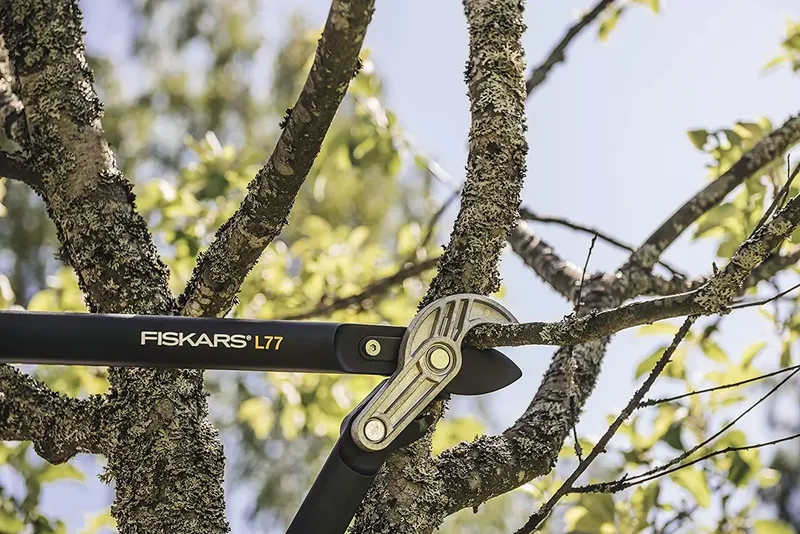 Fiskars Astschere PowerGear II L77 (7 von 7)