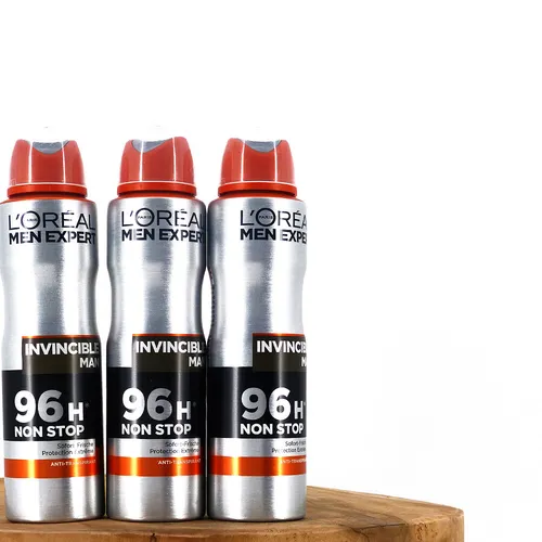 L'Oréal Men Expert Invincible Man Deo 3x150 ml - Herren Deo Spray, 96H Schutz gegen Körpergeruch, dermatologisch getestet für sofortige Frische und langanhaltenden Duft.