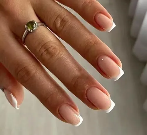 MouyouGlow Press on Nails Kurz,Square Nude Weiß French Fake Nails mit Nagelkleber,Natural White Tip Artificial Fingernails