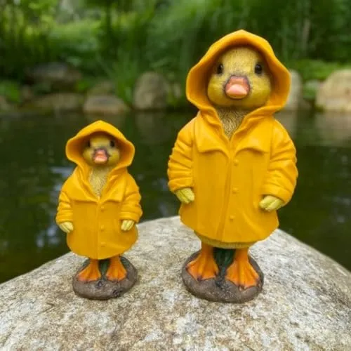 Online Fuchs Gartenfiguren für außen - süße Enten im Regenmantel aus Kunstharz (Polyresin) - 22 & 31,5 cm groß - Teichdekoration, Dekofiguren für den Innen- und Außenbereich (2er Set)