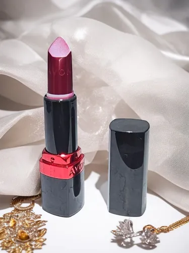 Avon ULTRA CREAMY Lippenstift Farbe Pflege 53 Chic Glanz Cremig SQUALANE