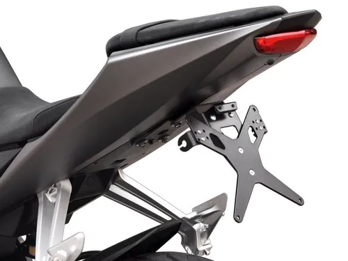 ZIEGER Kennzeichenhalter X-Line für Yamaha YZF-R125 BJ 2014-18 - Robuster Kennzeichenhalter für Yamaha YZF-R125 BJ 2014-18, schwarz pulverbeschichtet, mit verstellbarem Neigungswinkel und ohne TÜV-Eintragung. Perfekte Passform und sportliche Optik.