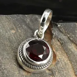 Drachensilber Granat Anhänger aus 925 Silber in rot von Drachensilber