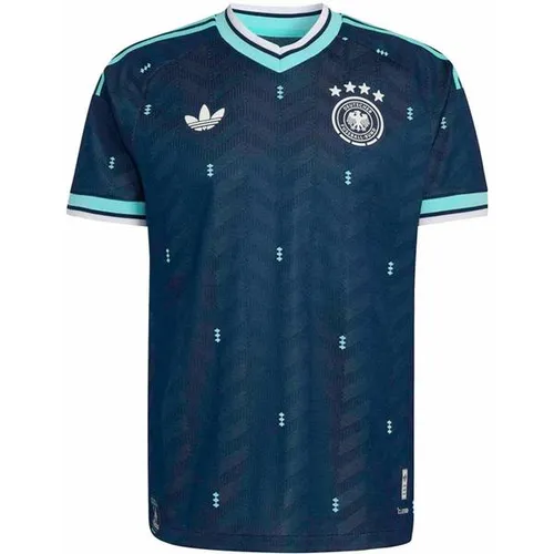 ADIDAS Herren Trikot Deutschland 26 Authentic Auswärts - Hochwertiges Fußballtrikot für echte Fans: Das Deutschland 26 Authentic Auswärtstrikot bietet eine schmale Passform und moderne Climacool+ Technologie für optimalen Tragekomfort. Ein stylisher Begleiter für jeden Anlass.