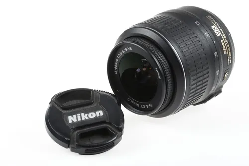 Produktbild Nikon Nikkor AF-S DX 18–55 mm 1:3,5 – 5,6 G VRII Objektiv mit Bildstabilisierung