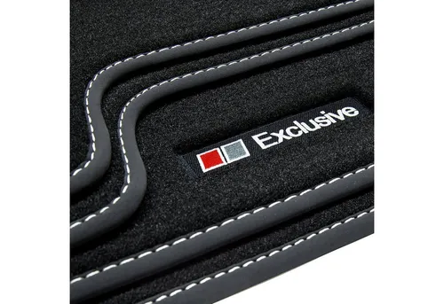 tuning-art Auto-Fußmatten A38R für Audi A3 8P - Passgenaues Automatten Set für Audi A3 8P, hochwertige Materialien mit 680 g/m² Fasergewicht, rutschfestes Befestigungssystem und exklusive Ziernähte für langlebigen Komfort.