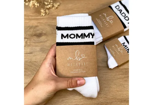MeinBaby123® Tennissocken Geschenkidee Schwangerschaft & Geburt, Geschenk frischgebackene Mama (Set, 1 Paar Socken inkl. Baumwollsäckchen und Karte) Baby Geschenk, Mama Socken