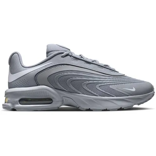 NIKE Herren Freizeitschuhe AIR MAX FIRE - Moderne Freizeitschuhe mit Max Air-Dämpfung für optimalen Komfort. Die Kombination aus atmungsaktivem Mesh und robustem Kunstleder macht sie ideal für den Alltag.