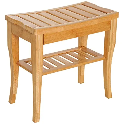 HOMCOM Duschhocker Badhocker mit Ablage – 47,5 x 26 x 44,5 cm - Vielseitiger Duschhocker aus 100 % natürlichem Bambus, ideal für Bad und Garten. Mit zusätzlichem Ablagefach für Pflegeprodukte. Stabil und sicher, unterstützt eine Belastung von bis zu 100 kg.