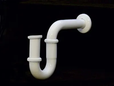 Siphon Sifon für Waschbecken 1 1/4 Zoll Weiss - Hochwertiger Geruchsverschluss - Sanitärinstallation mit korrosionsbeständigem Messingkörper, ideal für langlebige Anwendungen. Schnelle Lieferung und einfache Montage.