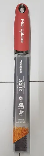 Microplane Küchenreibe Premium Zester in pink von Microplane