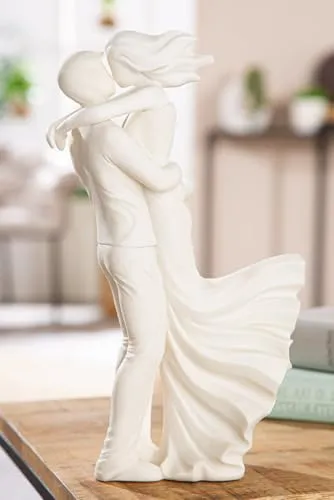Skulptur Couple In The Wind 30cm - Elegante Hochzeitsdeko - Moderne Skulptur aus Polyresin, 30 cm hoch, symbolisiert Liebe und Zweisamkeit - perfekt für Hochzeiten, Valentinstag oder als stilvolle Dekoration in jedem Raum.
