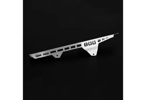 ZIEGER Kettenschutz für Suzuki V-Strom 800 DE - Schutzvorrichtung aus gebürstetem Edelstahl, ideal für den optimalen Schutz Ihrer Kette und langlebig in deutscher Qualität.