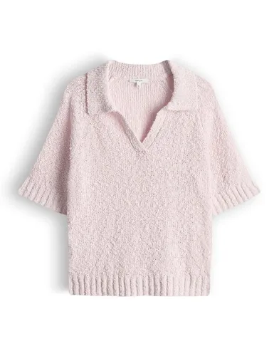 OPUS Strickjacke - Moderne Strickjacke mit schmaler Passform und V-Ausschnitt. Perfekt für stylische Outfits, gefertigt aus hochwertigem Bouclé mit angenehmem Griff. Ideal für den Alltag oder besondere Anlässe.