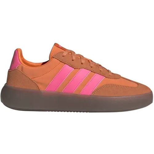 adidas Damen Barreda Decode Schuhe – Lässige Sneaker für Alltag - Stylische adidas Sneaker aus Wildleder-Kunstfaser-Mix mit robuster Gummi-Cupsohle. Ideal für jeden Tag und Freizeitaktivitäten.