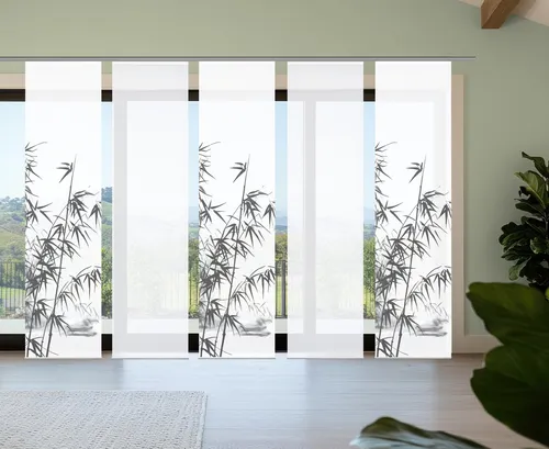 HOME in green Schiebegardine RUFUS (5 St) – Halbtransparent, Bambusoptik - Entdecken Sie den Schiebevorhang RUFUS! Mit seinem modernen Bambus-Motiv bringt er natürliche Eleganz in Ihr Zuhause. Flexibel einsetzbar als Raumteiler oder für Wohnräume – ideal für jeden Raum!