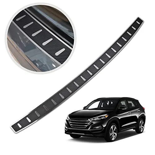 CHROMEMASTER | Ladekantenschutz | Kompatibel mit Hyundai Tucson 2015-2018; Edelstahl mit Einem Aufkleber, der Carbon Imitiert; Unsere Lackschutzleiste Sichert den Heckstoßfänger vor Kratzern