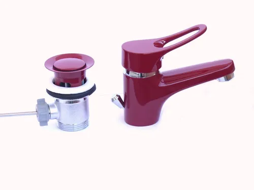 Stylische Waschtischarmatur in Rot in rot von Wagner