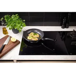 Fissler Ceratal Classic Orbit Black Pfanne 28 cm - Pfannen aus recyceltem Aluminium mit keramischer Antihaftbeschichtung, ideal für gesundes Braten auf allen Herdarten, inklusive Induktion.