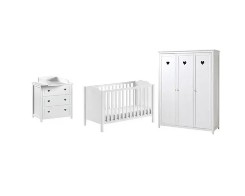 aufm Kessel Babyzimmer-Komplettset Kamila 4tlg. – Bett, Kommode, Schrank - 4-teiliges Babyzimmer Set mit hochwertigem Babybett, praktischer Kommode und 3-türigem Kleiderschrank. Funktionalität trifft auf klassisches Design – ideal für moderne Babyzimmer. Geprüfte Qualität für sorgenfreies Wohnen.