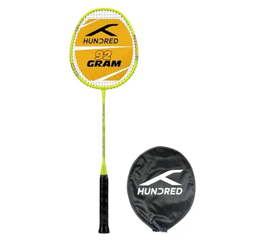 hundred Badmintonschläger HUNDRED Powertek 200 PRO Badmintonschläger mit Schlägerkopfhülle, (Für fortgeschrittene Spieler, Der Schläger ist mit einem Aluminiumrahmen ausgestattet), Kommt in leuchtendem Rot mit isometrischer Kopfform.
