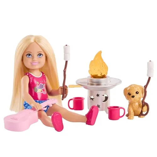 Barbie Chelsea Abenteuer in der Natur Spielset, Family & Friends Set mit Kleiner Blonder Puppe, Hündchen und mehr als 5 Camping-Zubehörteilen, JJV61