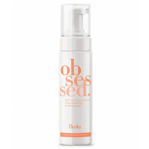 fleeky Self Tan Intense Dark Brown Skin Finish Selbstbräunungsmousse 200 ml - Selbstbräuner für natürliche Bräune, zieht schnell ein und sorgt für einen streifenfreien, intensiven Teint ohne Orangestich. Ideal für mittlere bis dunkle Hauttypen.