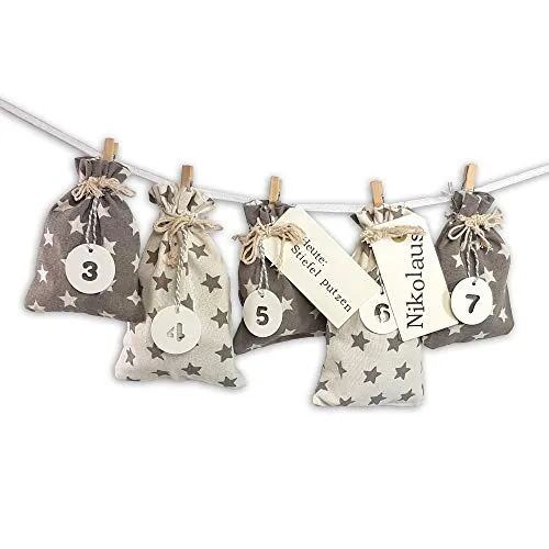Frau WUNDERVoll® Stoff Adventskalender zum Befüllen Schneeflöckchen Baumwollbeutel grau, creme mit Sternen, Ziffern weiß/Weihnachtskalender Beutel Säckchen Stoffbeutel Baumwolle Geschenkbeutel