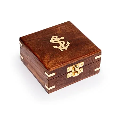 NKlaus Maritime Holzbox 11x11x6cm - Elegante Aufbewahrungsbox aus Naturholz, verziert mit Messingintarsien, ideal für Schmuck und Souvenirs.