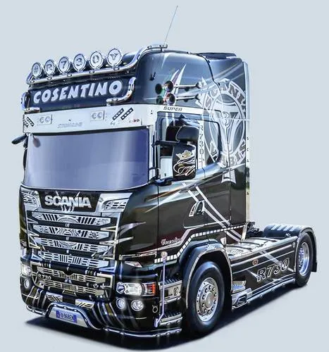 Italeri SCANIA R730 Streamline Show Truck 1:24 - Modellbausatz für den SCANIA R730 im Maßstab 1:24, ideal für Modellbau-Enthusiasten. Erforderliche Materialien wie Kleber sind nicht enthalten, was kreative Freiheit beim Zusammenbau bietet.