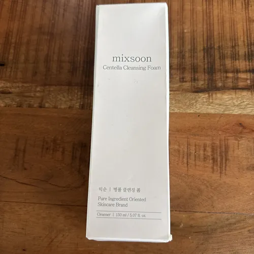 mixsoon Gesichts-Reinigungsmilch Centella Cleansing Foam - Reinigungsmilch für sanfte Reinigung, mit Centella Asiatica für beruhigende Hautpflege und ideale Vorbereitung auf die nachfolgende Pflege.