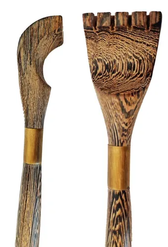 CleanPrince Nacken-Massagegerät Rückenkratzer Dandy - Gesichtsmassagegerät, 42 cm langer Holz-Rückenkratzer mit goldener Verzierung - ideal für schnelle Linderung bei Juckreiz und eine tolle Geschenkidee!