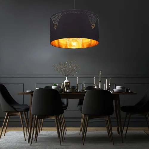 Schwarze Pendellampe mit goldfarbenem Innenleben - Elegante Hängelampe für den Esstisch, individuell einstellbare Höhe bis 120 cm und E27 Fassung für persönliche Lichtfarbe. Ideal für stilvolles Wohnen.