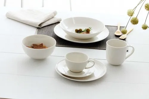 Ritzenhoff & Breker Becher 400ml 6er Set Levi weiss - Thermobehälter aus hochwertigem Porzellan, spülmaschinenfest und ideal für Kaffeeliebhaber.