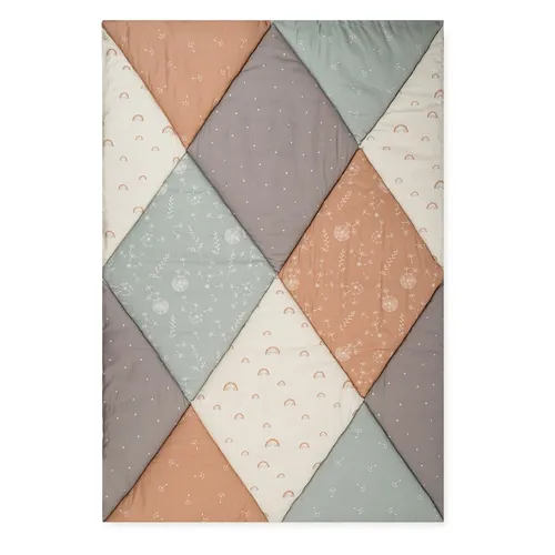 Julius Zöllner Krabbeldecke Organic Patchwork - Hochwertige Krabbeldecke aus 100% Baumwolle, hergestellt in Deutschland. Ideal für sichere und gemütliche Spielmomente mit einer stylischen Patchwork-Optik.