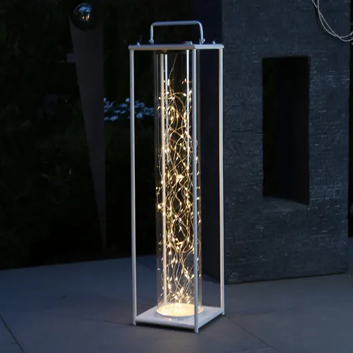 LED Solar Laterne mit 100 warmweißen LEDs - H: 79cm - Lampen – Dekorative LED Solar Laterne mit Lichtsensor, die sich automatisch bei Dunkelheit einschaltet und für 6 Stunden eine gemütliche Atmosphäre schafft.