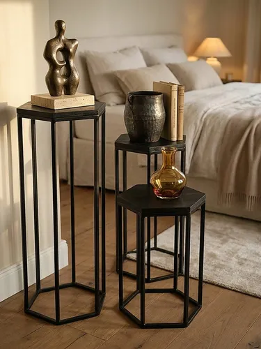 KADIMA DESIGN Blumenständer Beistelltisch 3er Set Mango Massivholz / Metall Satztisch Sechseckig, (Wohnzimmer, Pflanzenhocker Blumenhocker), Säulentisch Pflanzentisch 3-teilig Schwarz, Blumenständer Blumentisch