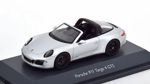 1:43 Schuco Porsche 911 Targa 4 GTS 2015 silvermetallic