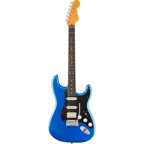 Fender American Ultra II Stratocaster HSS EB Noble Blue - Moderne E-Gitarre mit ergonomischem Erlekorpus und Quarter Sawn Maple Neck. Vielseitige HSS-Pickup-Konfiguration für kraftvolle Sounds und komfortables Spielgefühl. Inklusive Deluxe Molded Case.