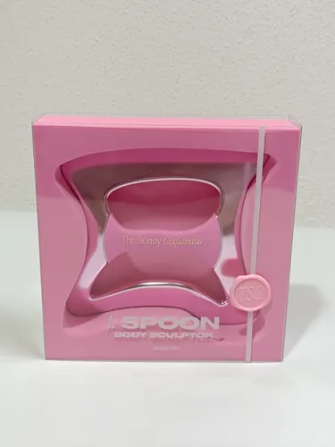 The Skinny Confidential Le Spoon Body Sculptor in pink von The Skinny Confidential