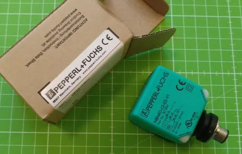 Pepperl+Fuchs NBN40-L2-E2-V1 Induktiver Näherungsschalter - Induktiver Näherungsschalter mit IP68/IP69K Schutz, ideal für anspruchsvolle Anwendungen in der Industrie. Schaltabstand von 40 mm und robuste Bauweise.