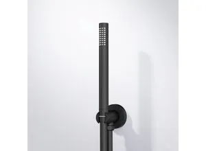 Steinberg Serie 100 Handbrausegarnitur 1001670S - Brausegarnituren mit Wandanschlussbogen und 1500mm Brauseschlauch, in elegantem Matt Black, bietet eine hochwertige Metall-Stabhandbrause und ist eigensicher gegen Rückfließen.