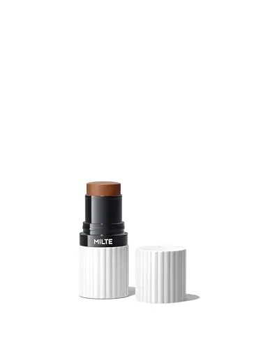 UND GRETEL MILTE Foundation Stick Deep Dark 09 – Vegane Foundation für tiefe Hauttöne - Make-up für tiefe Hauttöne: Bio-zertifizierte Formel mit cremiger Textur für mittlere bis hohe Deckkraft und ein strahlendes Finish.
