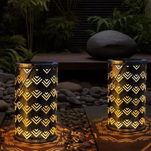 Antike Solarleuchte Laterne 2er Set, silber - Lampen: Elegante Metall-Solarleuchte im antiken Design mit dekorativen Stanzungen. Leuchtet bis zu 6 Stunden mit warmweißem Licht und ist ideal für den Außenbereich (IP44).